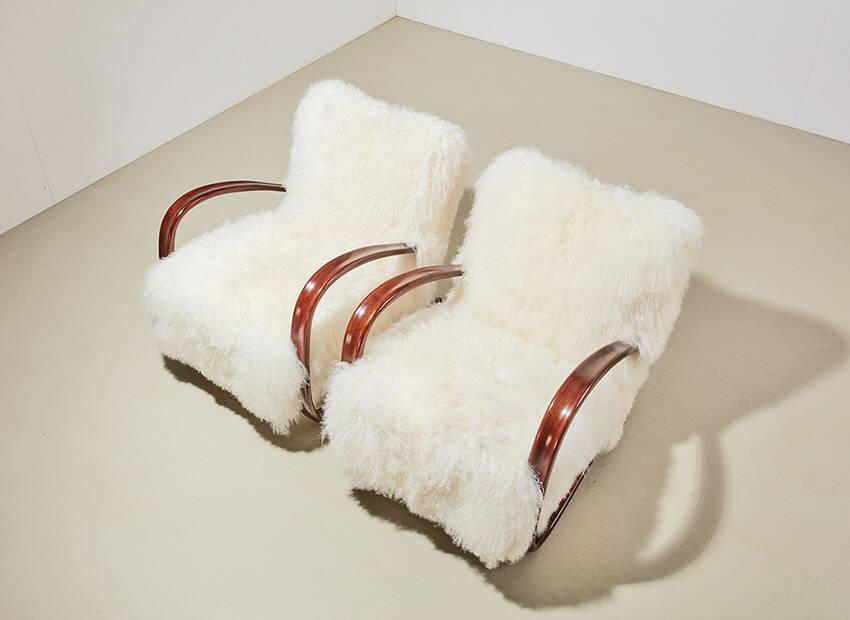 Pair of H-269 lounge chairs in Mongolian sheepskin, Jindrich Halabala, 1930s