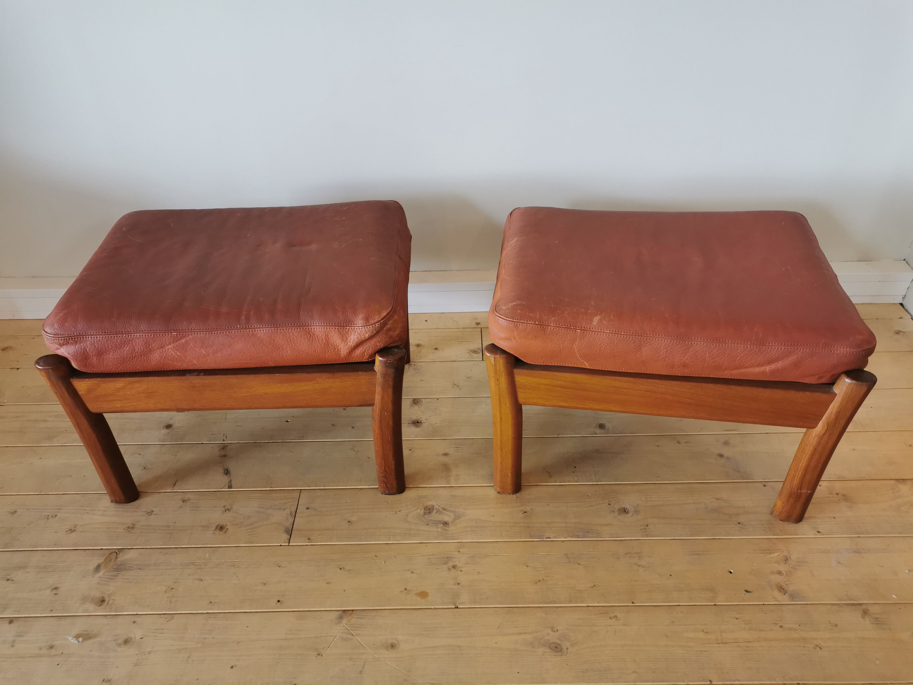 Pair of Dyrlund leather footrest 60s leather