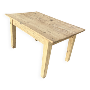 Table basse en bois brut