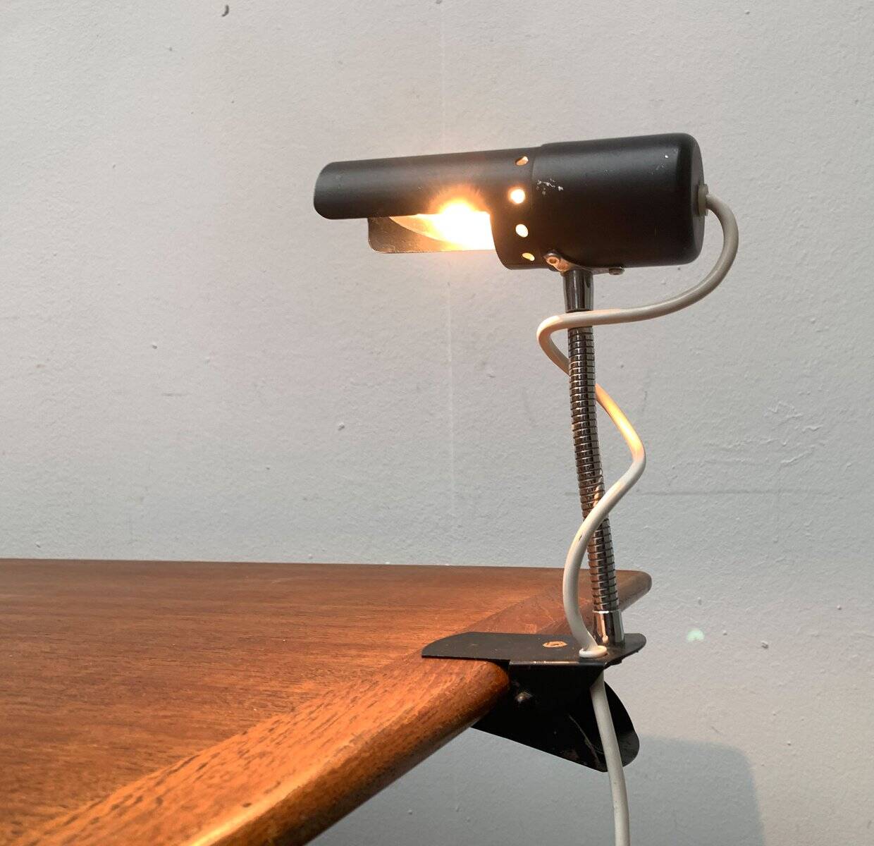 Mid-century minimalist clamp table lamp, 1960s