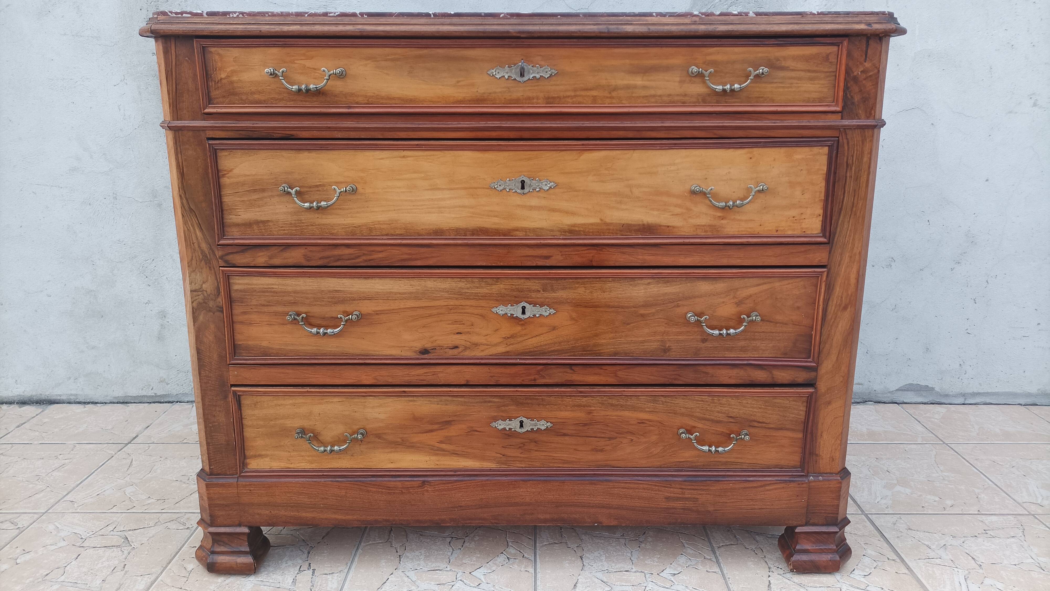 Commode Louis Philippe en noyer
