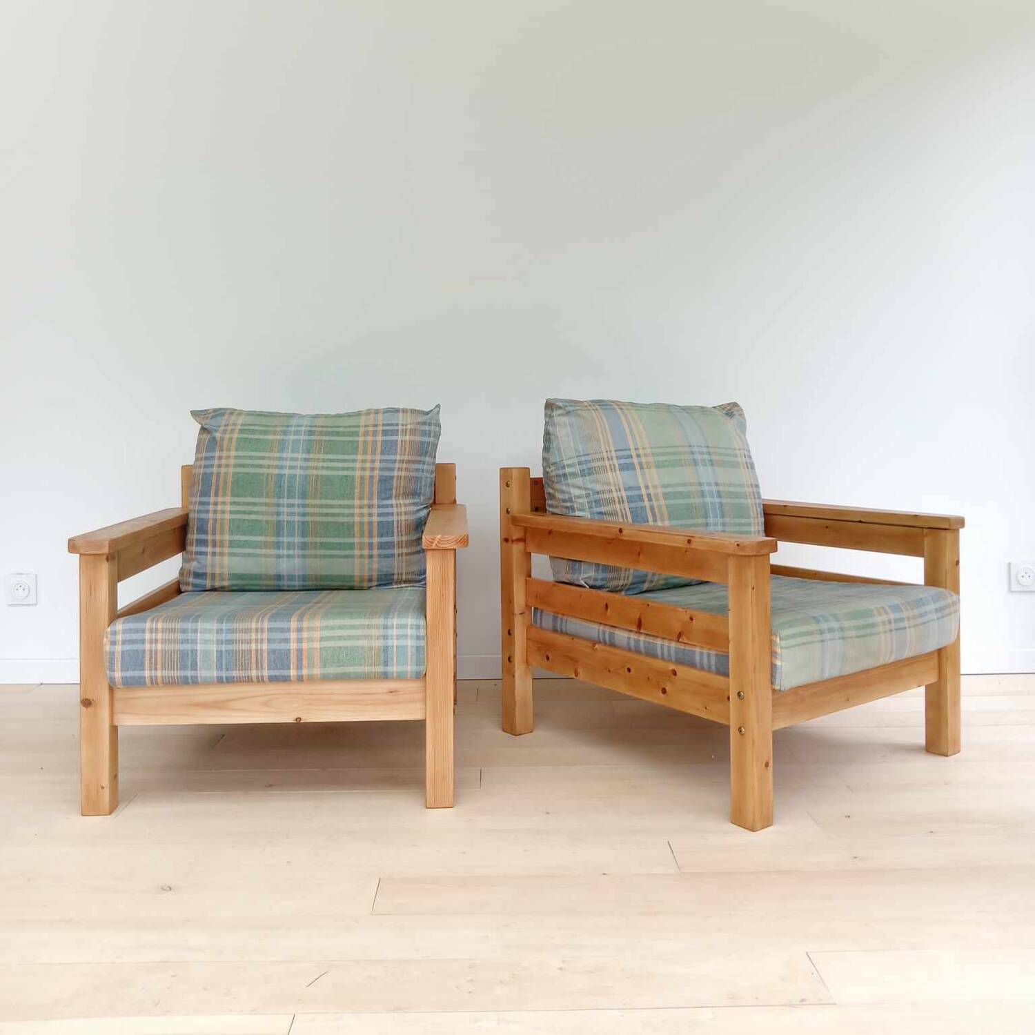 Pair of 80s armchairs