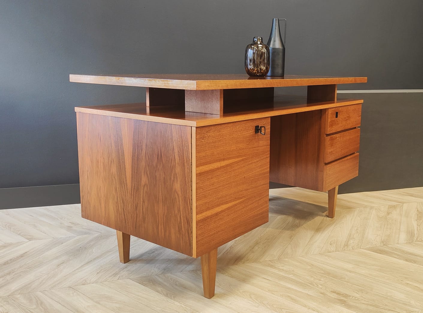 Mid Century bureau