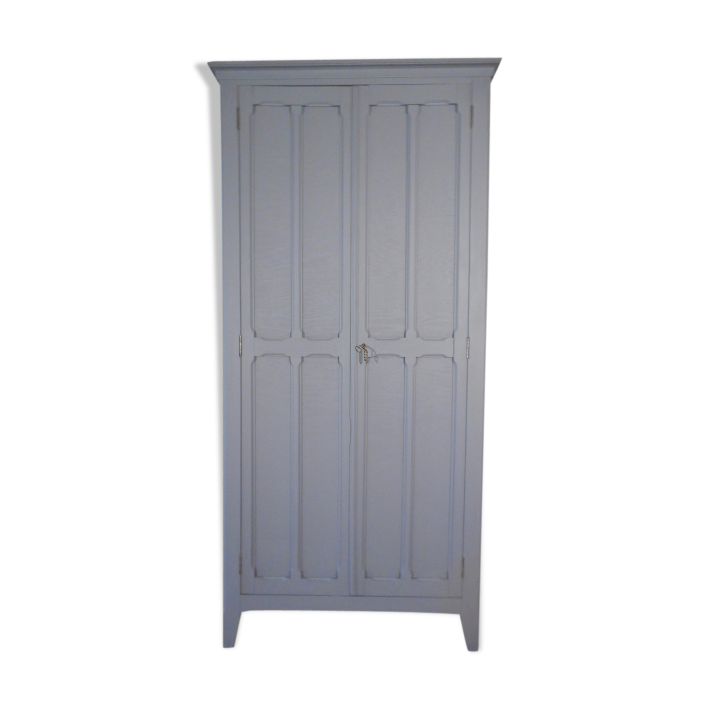 Armoire parisienne