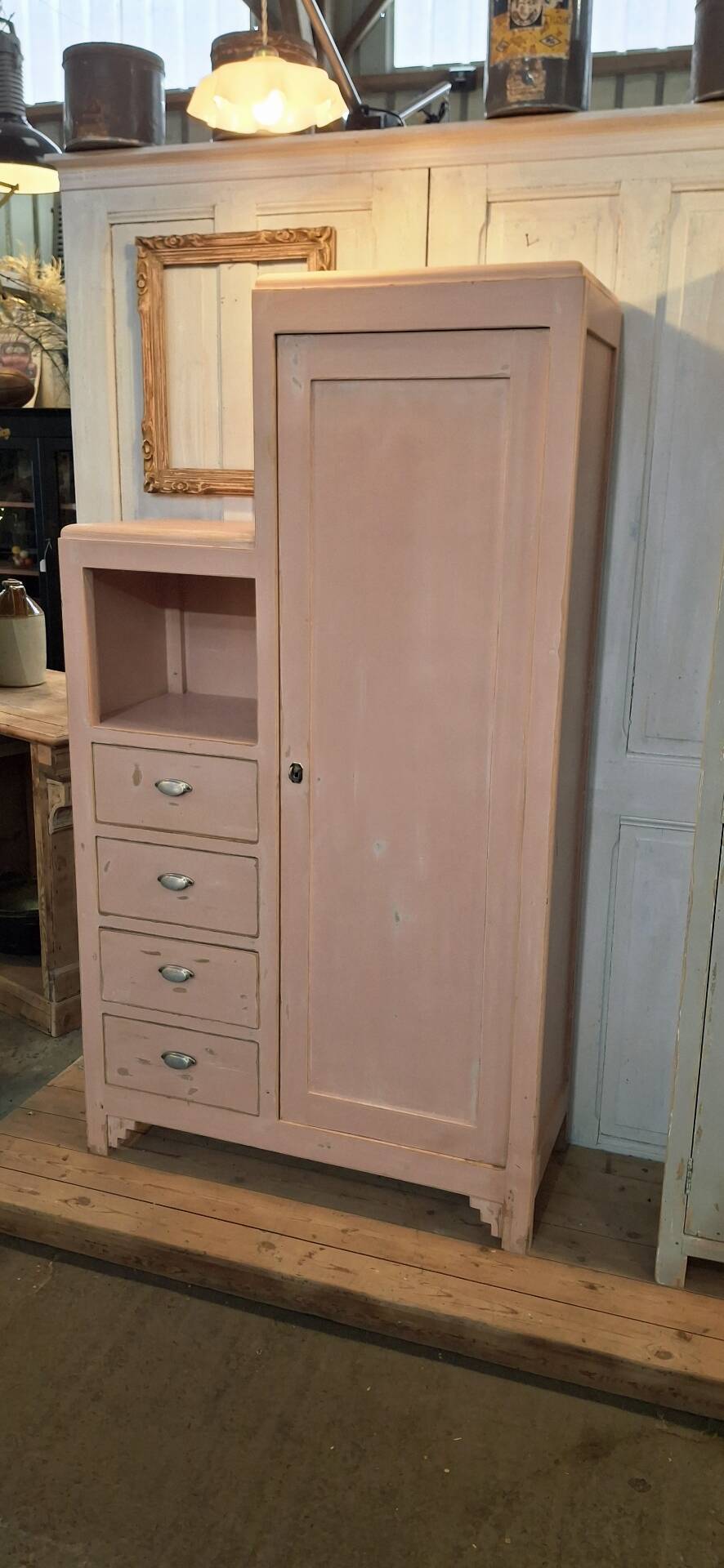Asymmetrical wardrobe