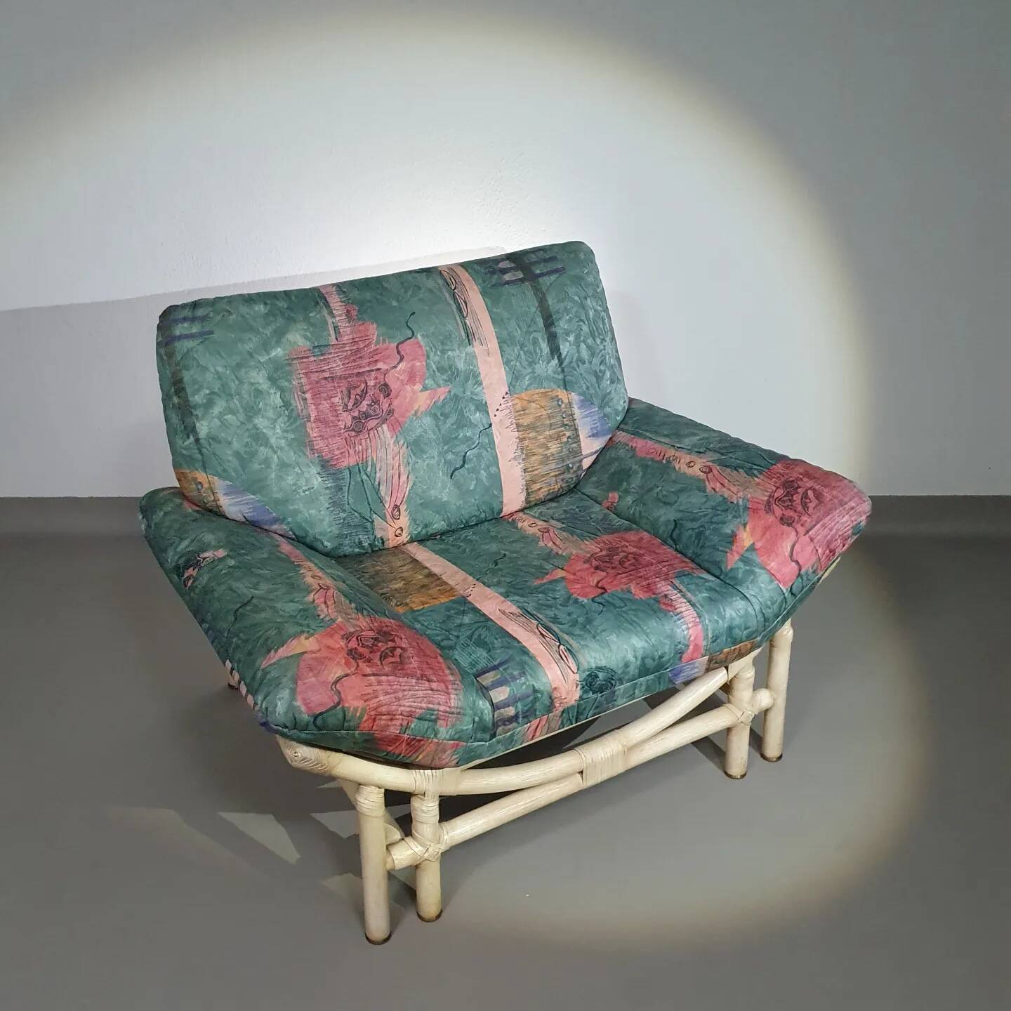 Large bamboo / rattan love seat 80's