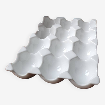 Porcelain egg tray
