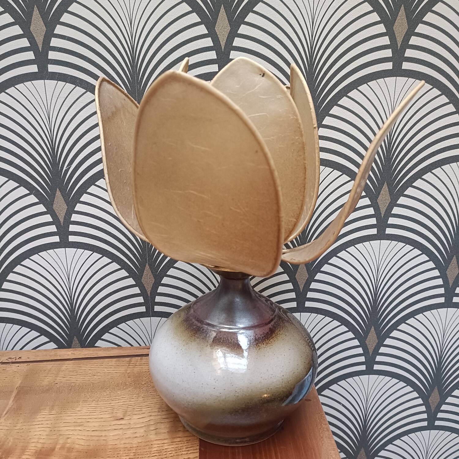 Ceramic lamp, flower