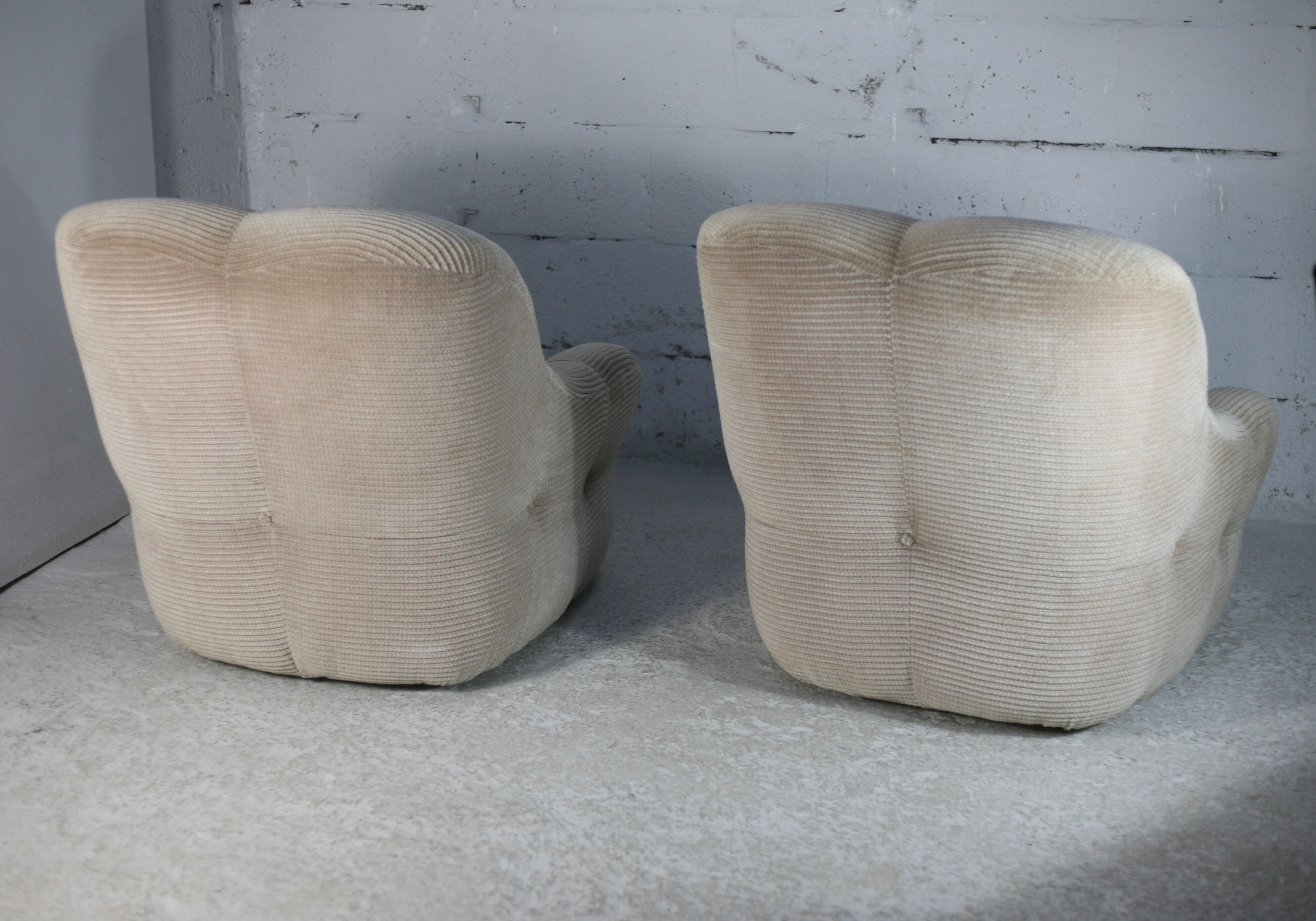 Pair of armchairs "space age". Beige corduroy velvet. France, circa 1970
