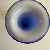 Soliflore ancien en verre bleu
