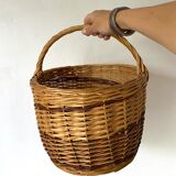 Round two-tone woven wicker basket