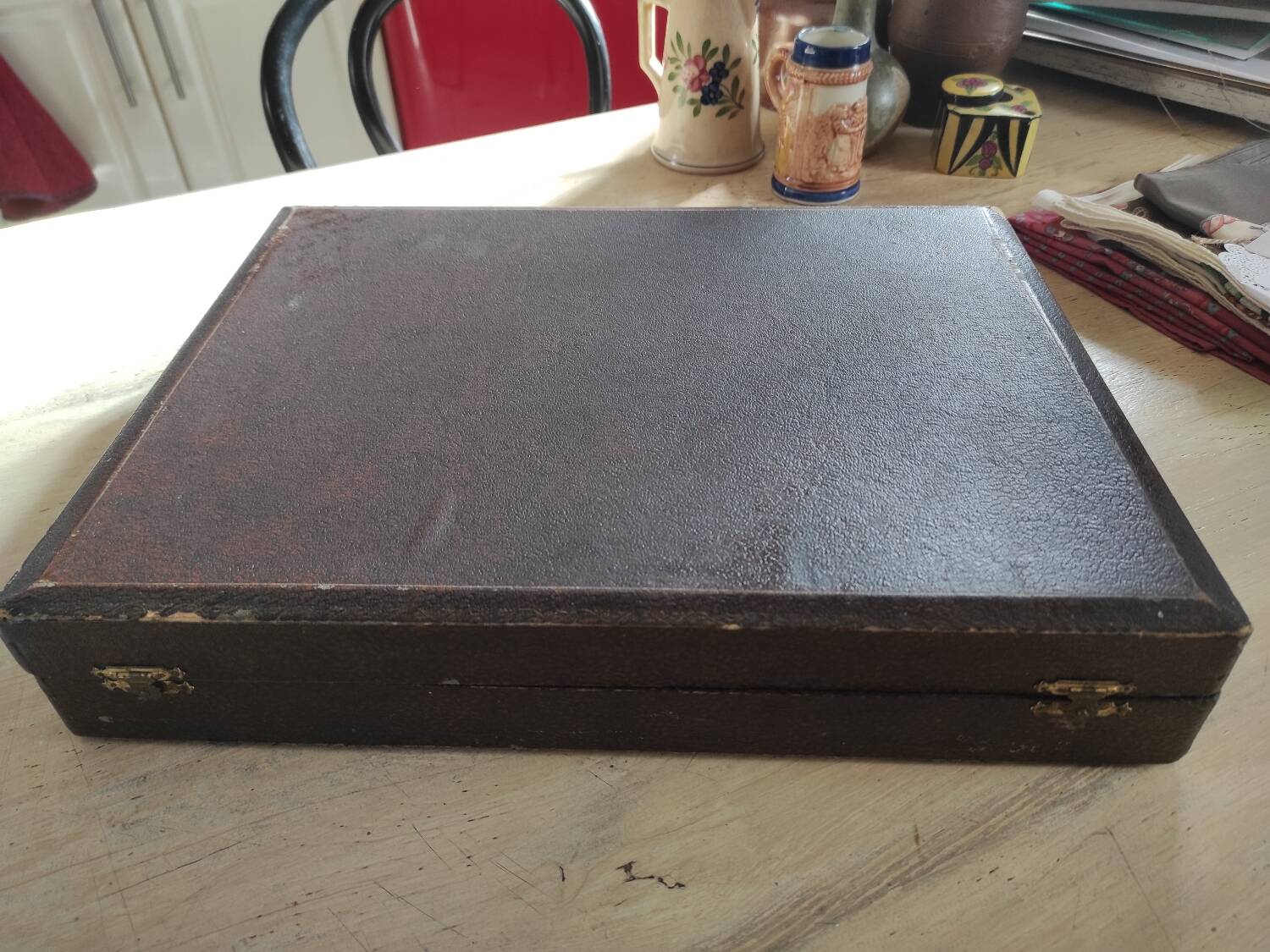 Ménagère de 37 couverts modèle filet, Argenterie