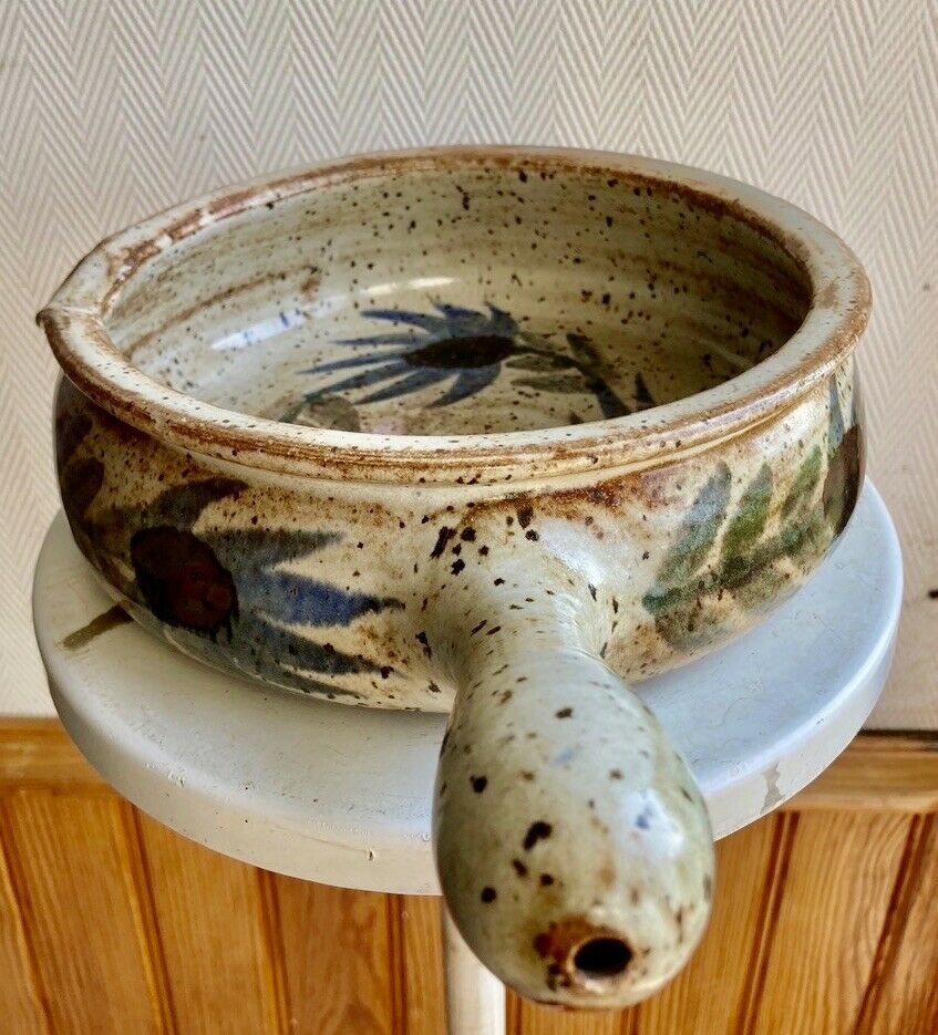 Ceramic pan XXth signature to be identified