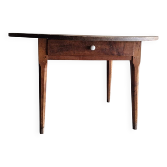 Round farmhouse table