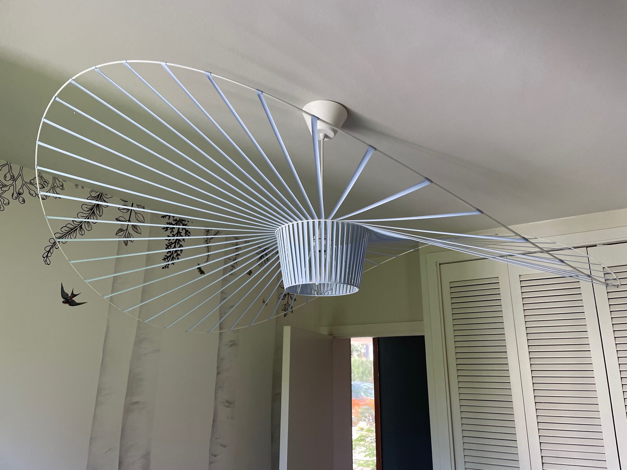 Suspension Vertigo by PETITE FRITURE bleu pastel