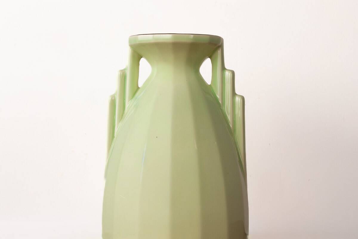 Art Deco vase in fine apple green earthenware, Sarreguemines.