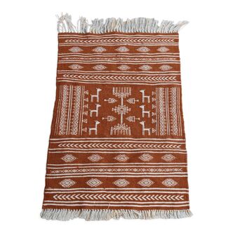 Tapis kilim blanc et marron à motifs gazelles 65x91cm