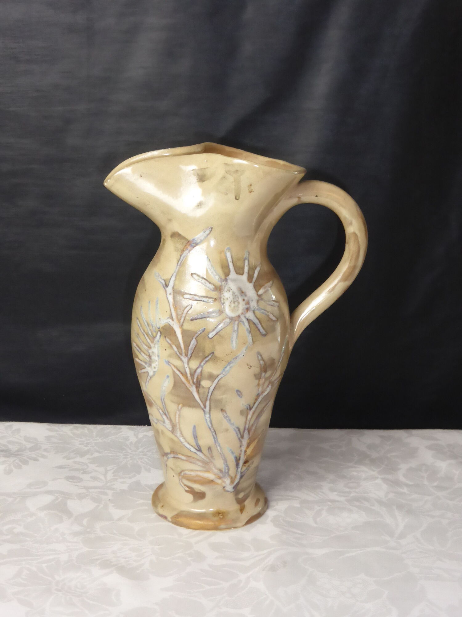 Vintage orangeade service in ceramic greige with decoration of a flower, 70s