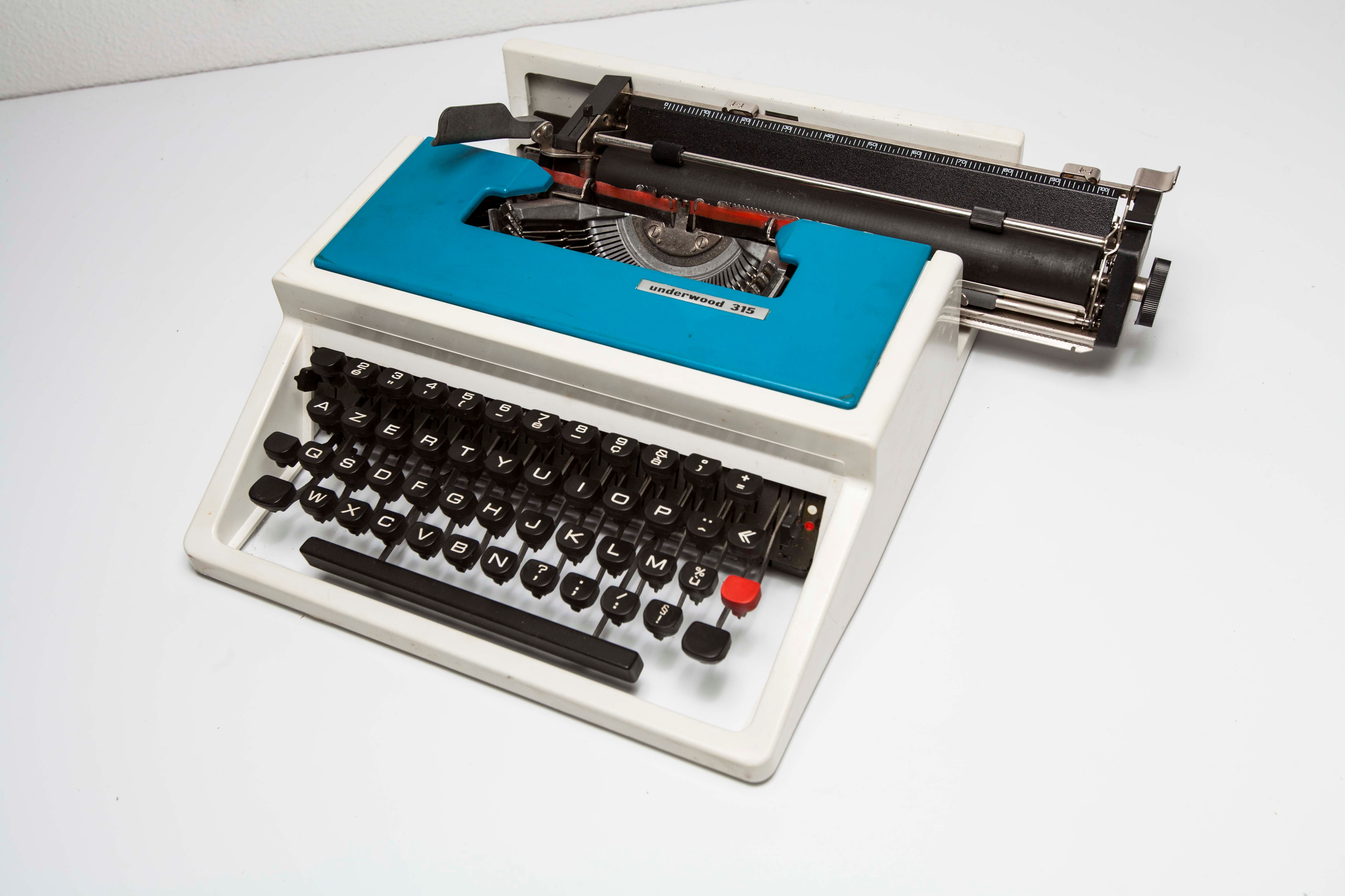 Underwood 315 blue and black laptop