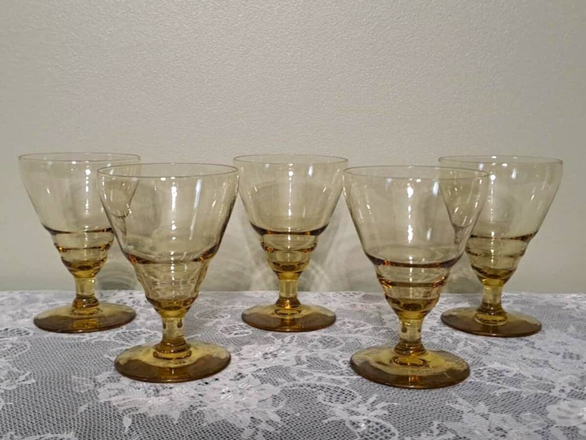 5 aperitif glasses