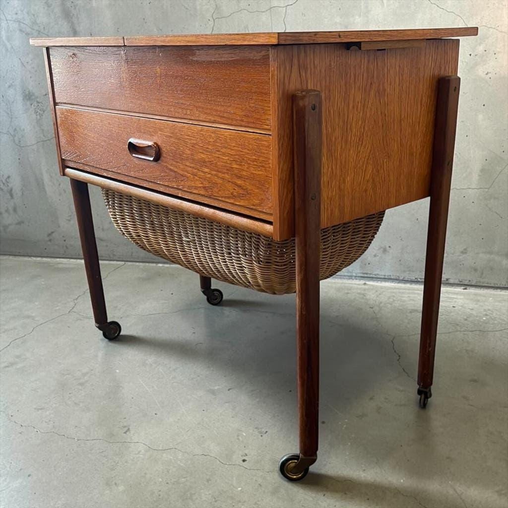 Vintage wooden sewing box/mini commode on wheels