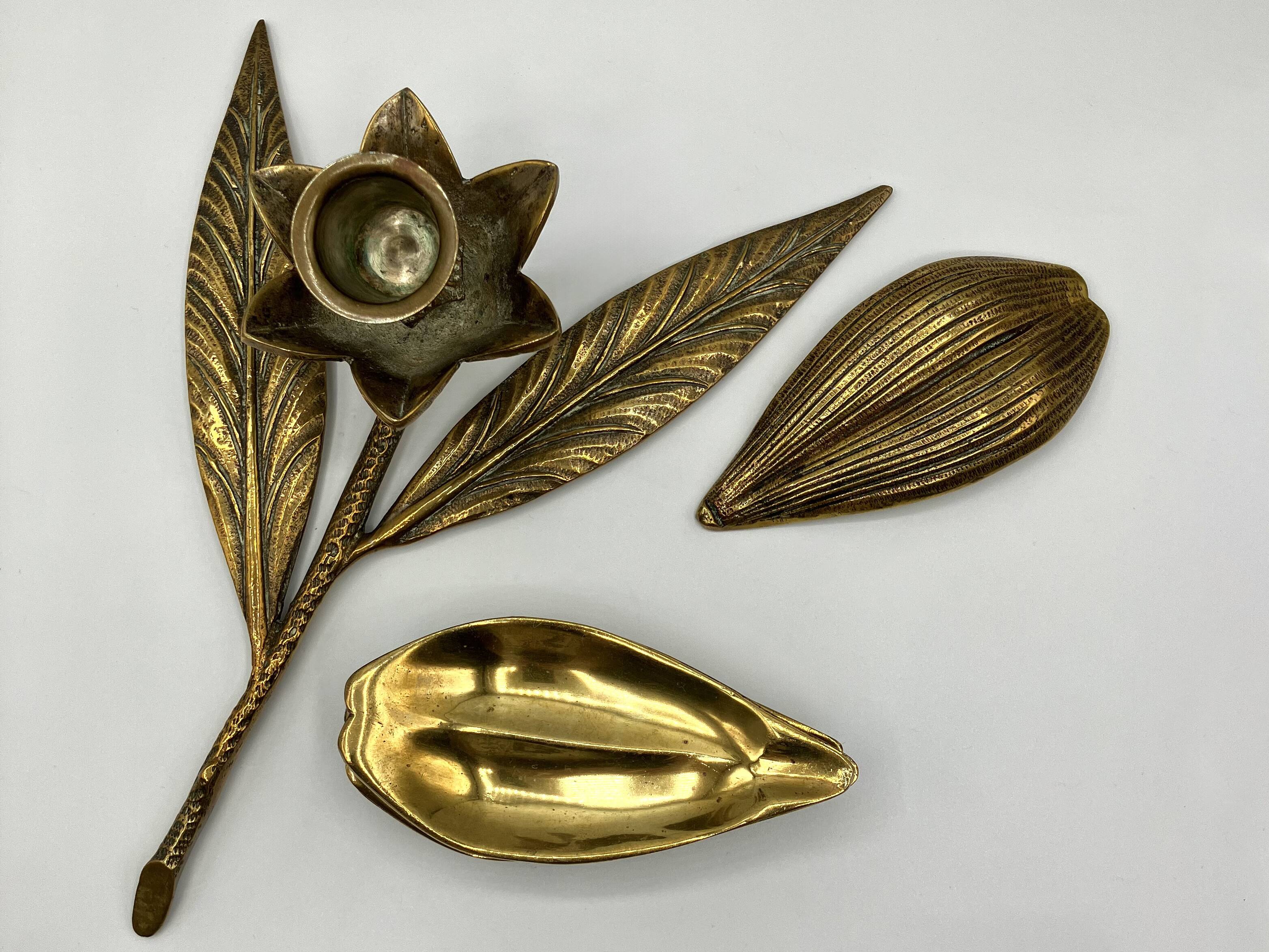 Cendrier bougeoir pétales de fleur • laiton • 1960