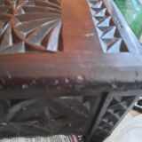 Coffret en bois sculpté