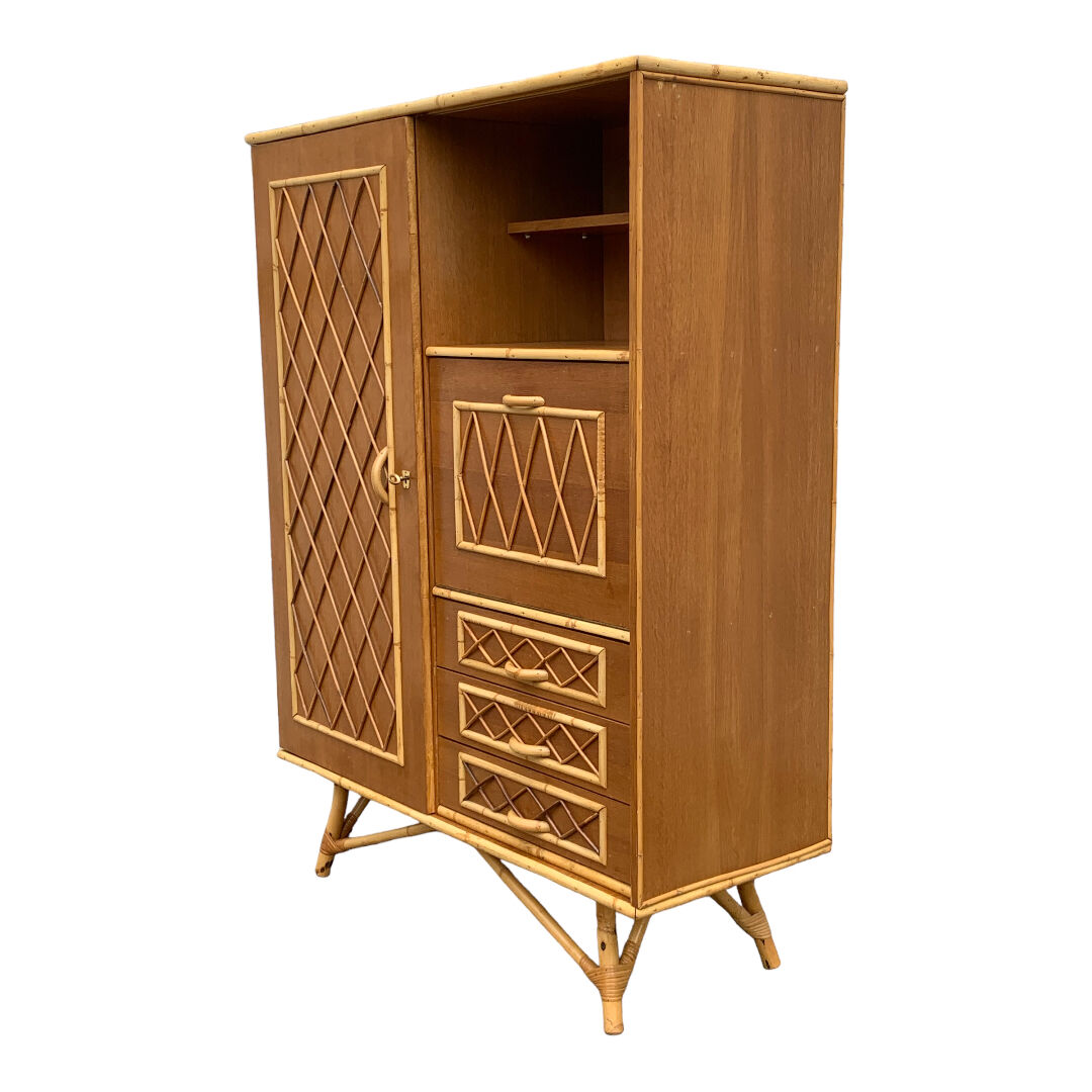 Rattan wardrobe with tapered legs from the 1960s.