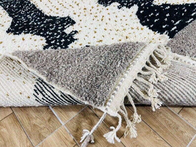 Beni Mrirt rug - handmade Moroccan rug size 150 x 250 cm.