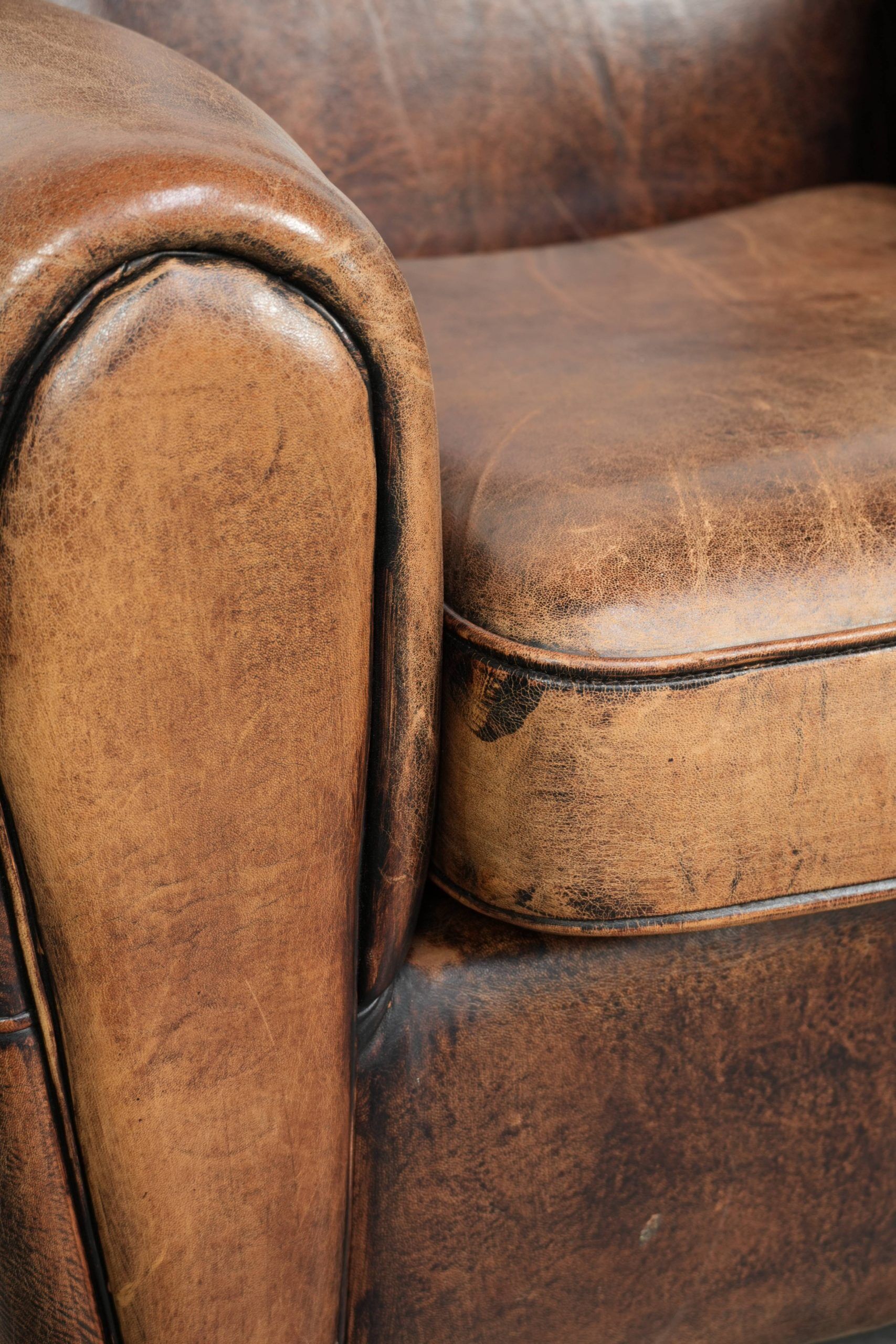 Armchair made of sheepskin leather in Art Deco design with beautiful patina
