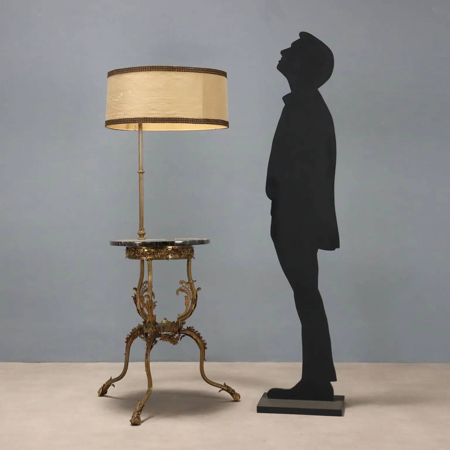Lampadaire ancien avec table d’appoint en bronze et marbre, Italie, XXe siècle