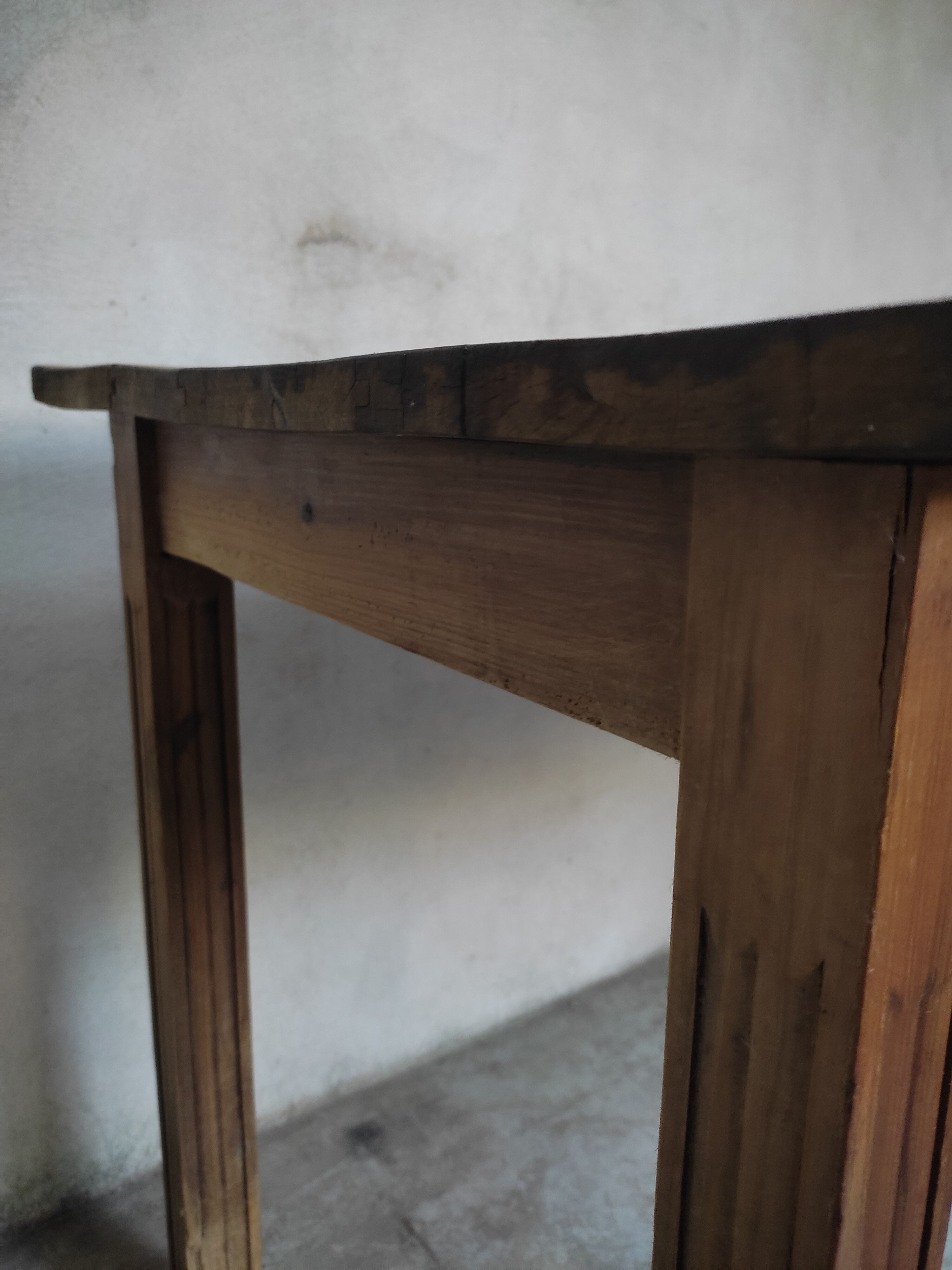Farm table