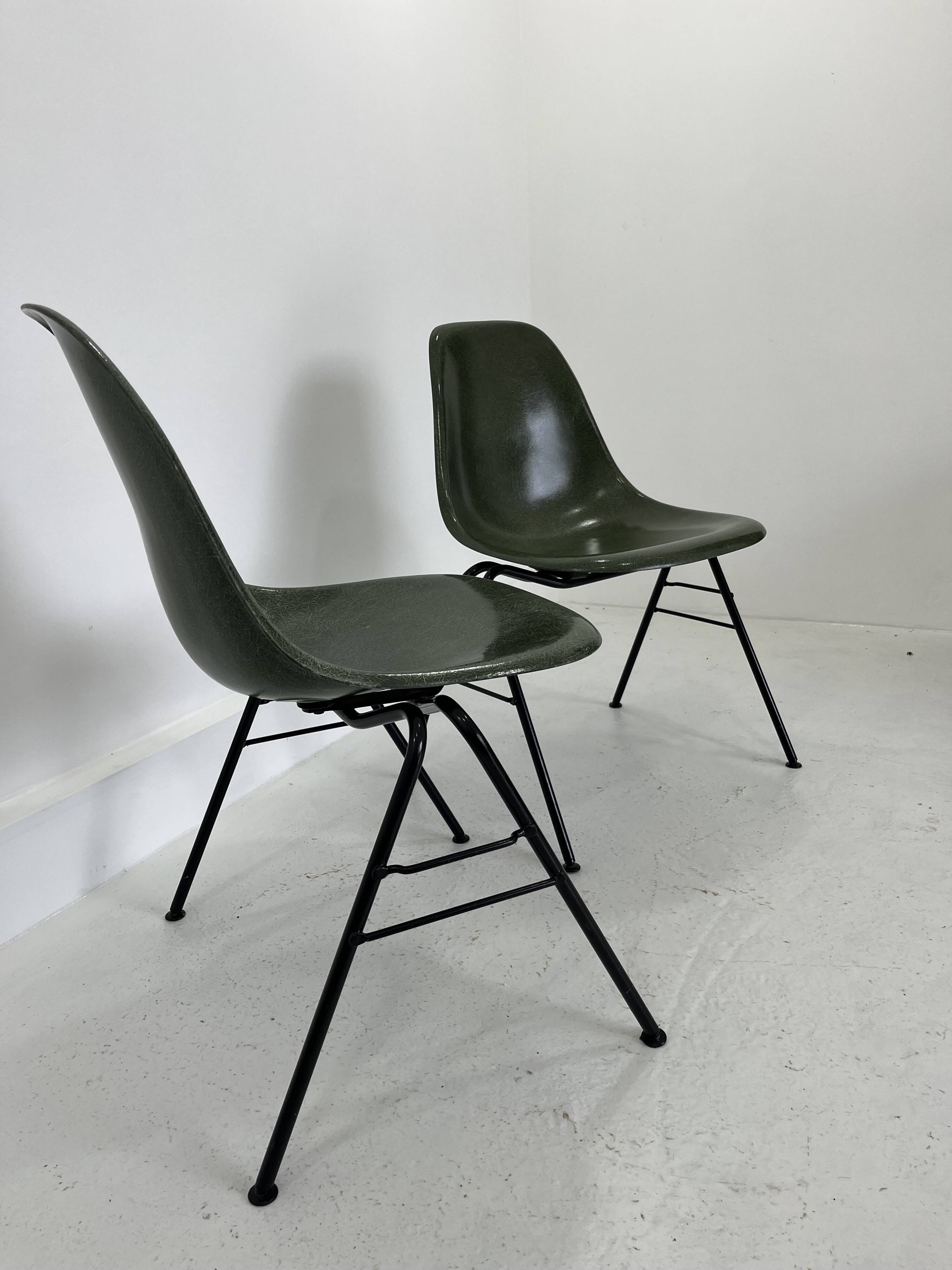 Fiberglass DSS Stacking Chairs by Ray & Charles Eames for Herman Miller, 19