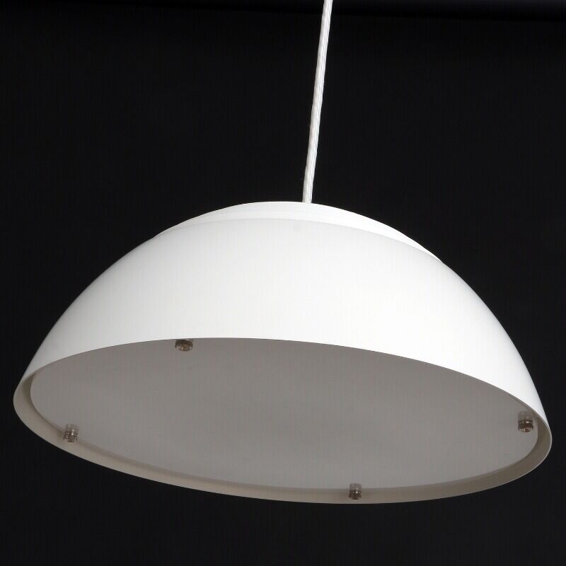 Suspension Arne Jacobsen