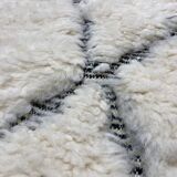 White wool rug embossed with frame 156x255cm