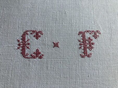 Winegrower's tablecloth, monogram and bedding