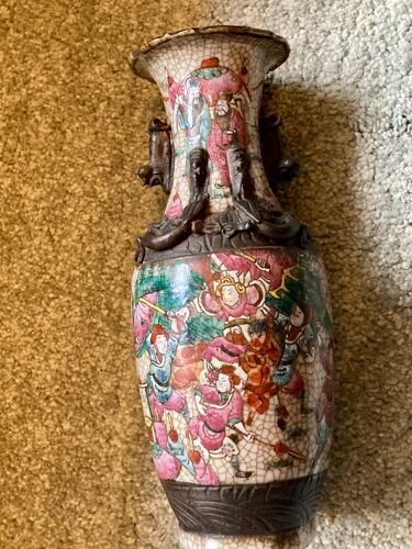 Paire de vases de Nankin signé