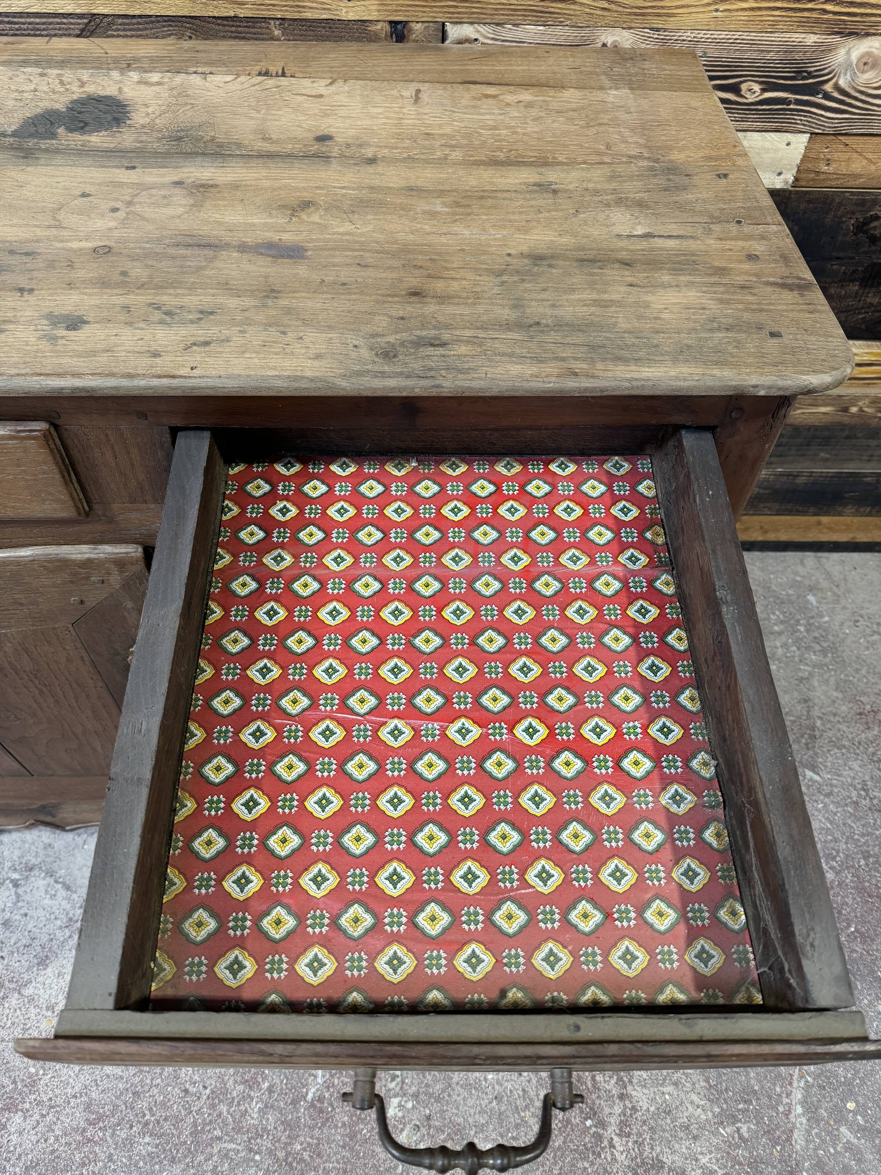 Buffet XVIIIe en châtaignier et chêne