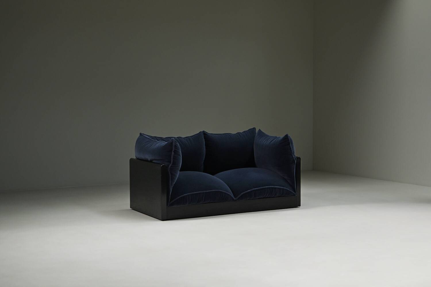 “Down” two-seat sofa by Carlo Bartoli for Rossi di Albizzate, 1970s Italy.
