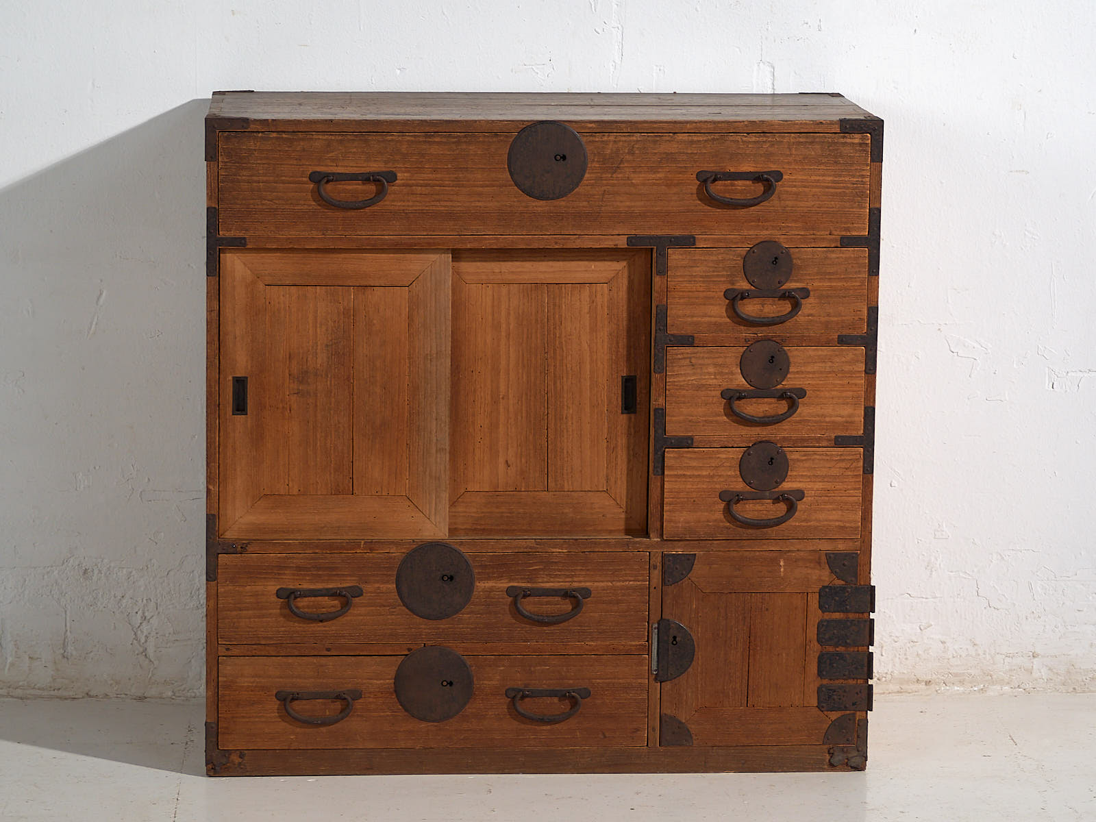 Antique storage furniture – Meiji / Taishō period (c.1868-1926) #98