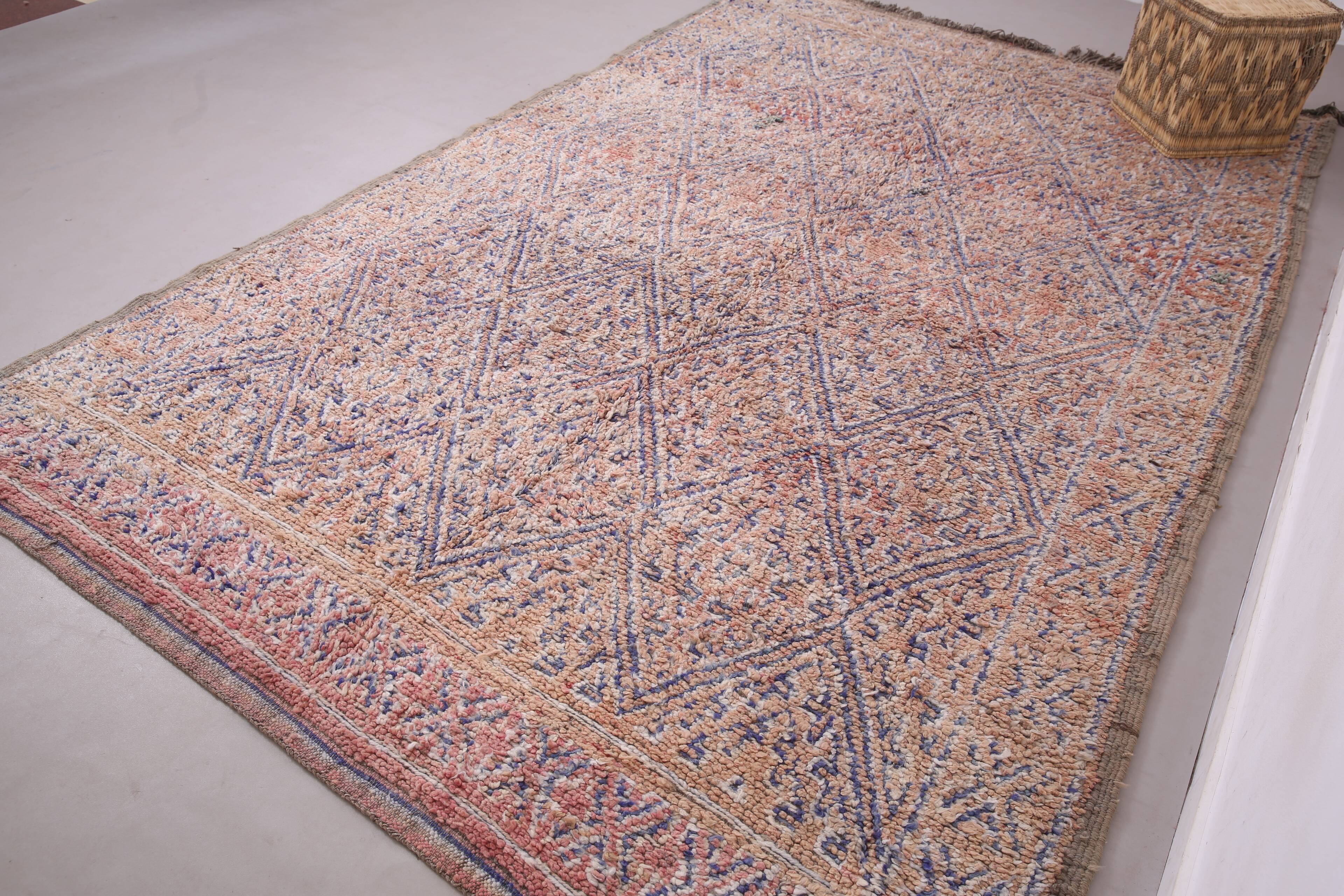 Vintage Moroccan Wool Rug 214 x 332 cm - Berber Handmade Living room rug