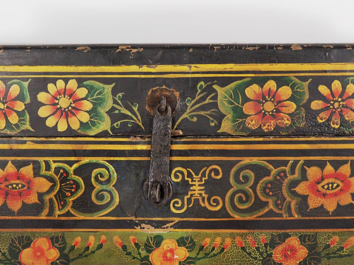 Antique wooden trunk with peony illustrations (China, circa 1900) #5