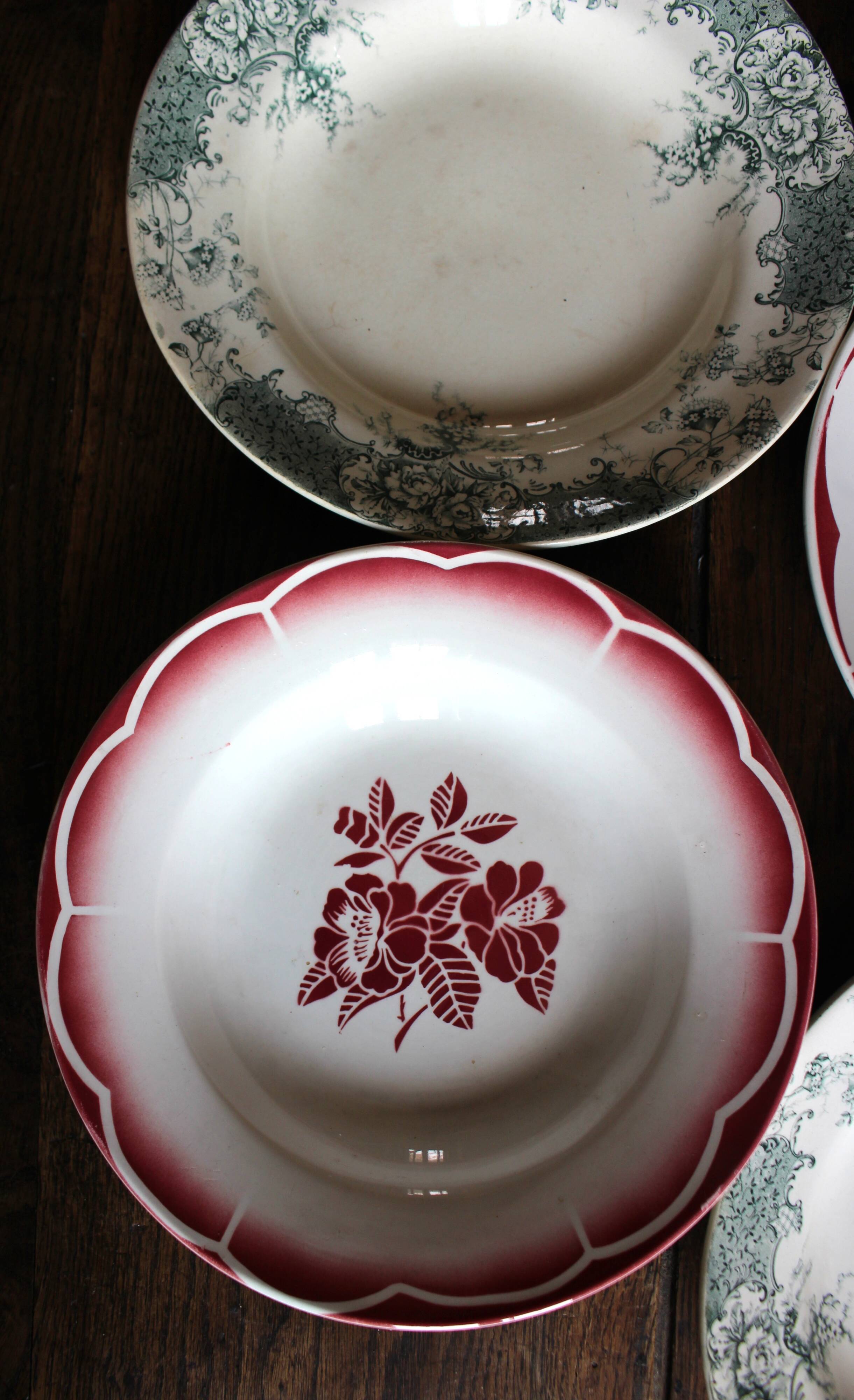 6 deep plates Marsac red Digoin Terre de fer green