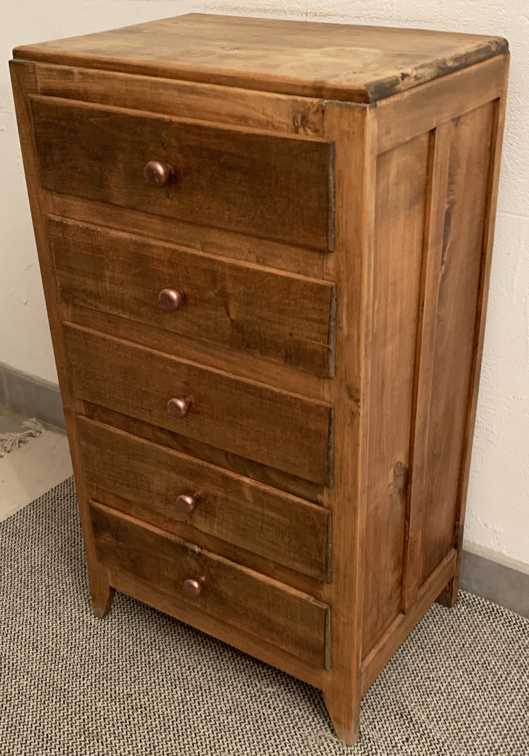 Vintage 50s-60s vintage-haired chiffonr