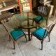 Table et chaises en rotin années 70-80