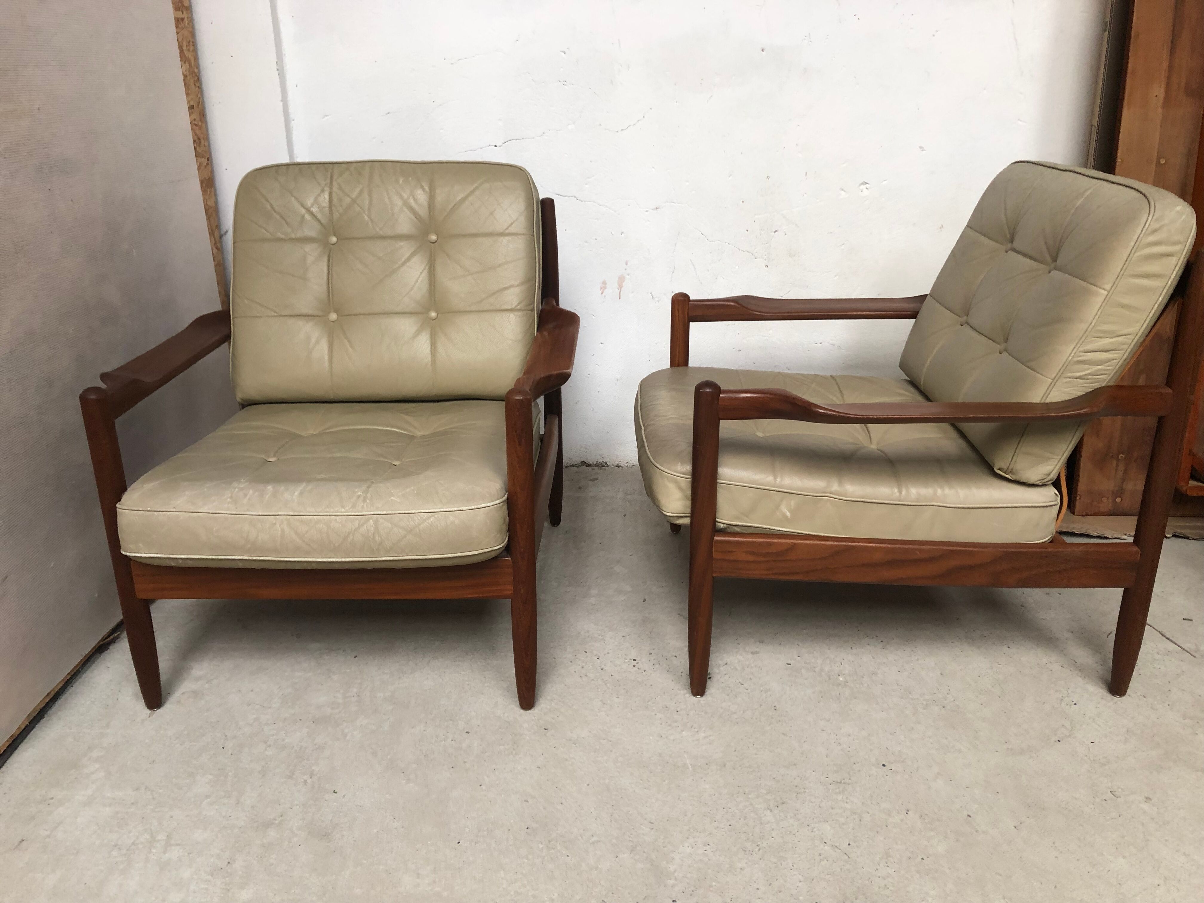 Fauteuils scandinaves cuir et teck années 60/70