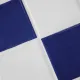 Table basse carrelée bleue et blanche damier