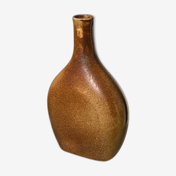 Le vase en céramique