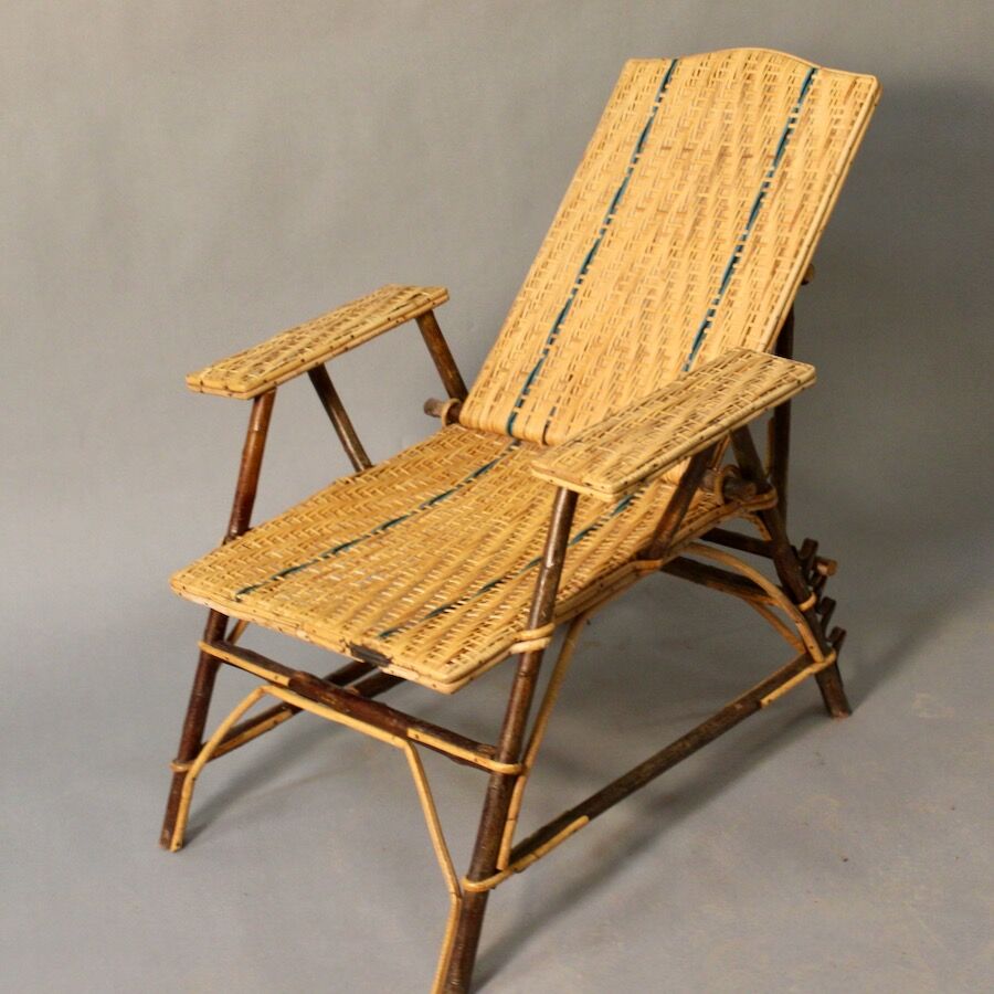 Folding rattan chaise longue 1900