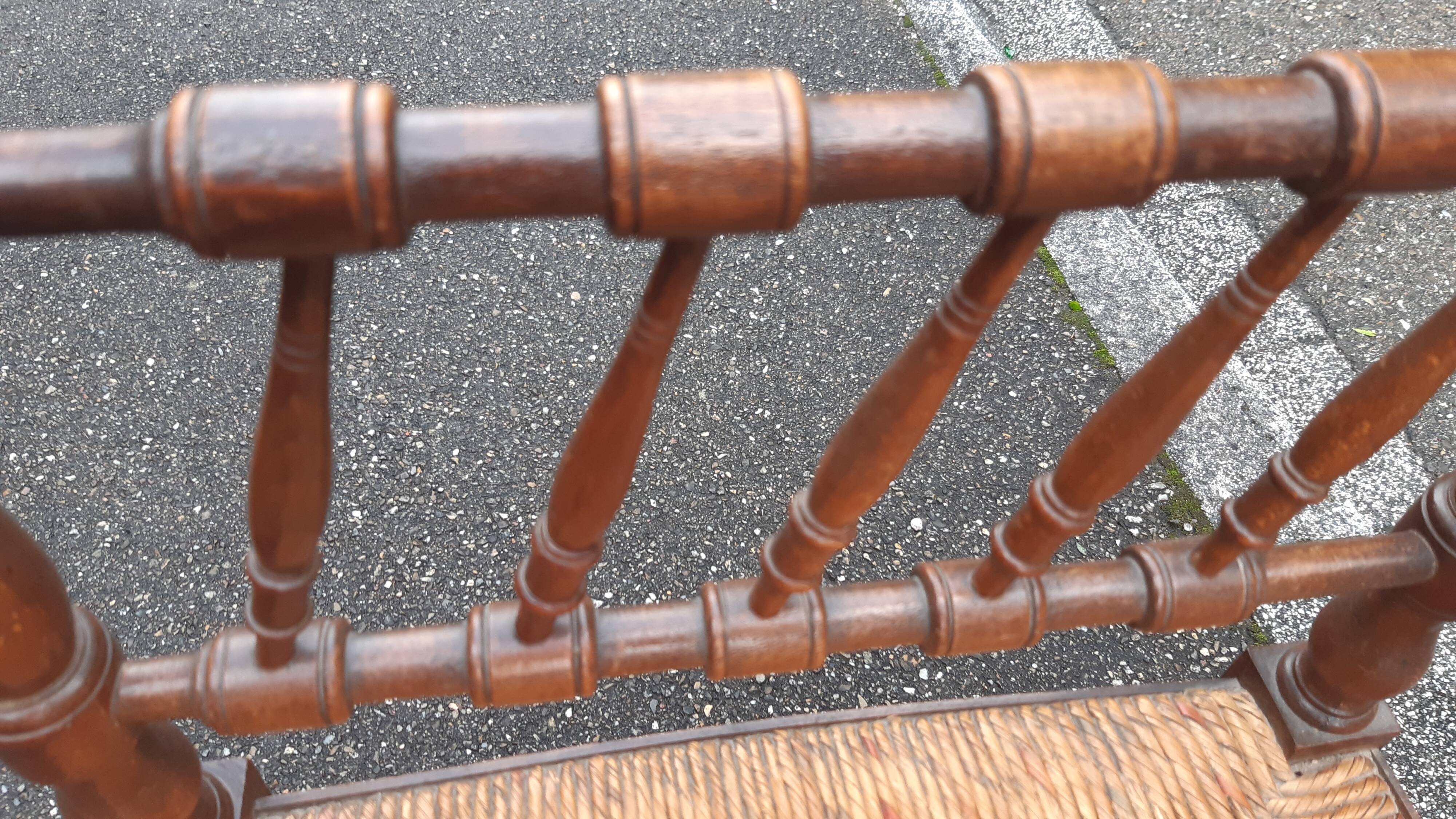 Corner chair turned wood straw seat